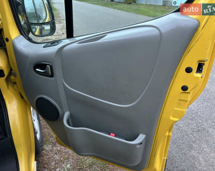 Жовтий Опель Віваро, об'ємом двигуна 2 л та пробігом 386 тис. км за 6990 $, фото 7 на Automoto.ua