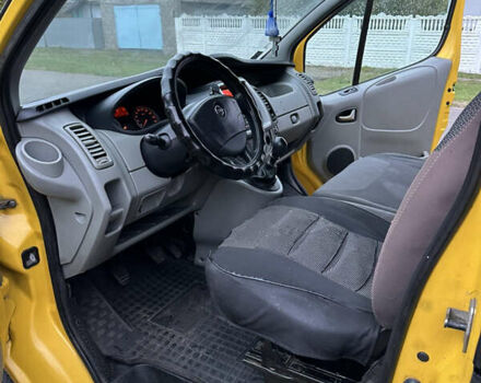 Желтый Опель Виваро, объемом двигателя 2 л и пробегом 383 тыс. км за 6700 $, фото 8 на Automoto.ua