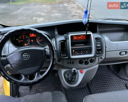 Жовтий Опель Віваро, об'ємом двигуна 2 л та пробігом 386 тис. км за 6990 $, фото 6 на Automoto.ua