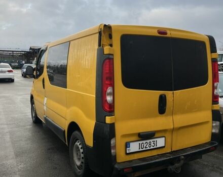 Желтый Опель Виваро, объемом двигателя 1.9 л и пробегом 286 тыс. км за 3500 $, фото 2 на Automoto.ua