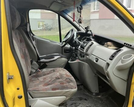 Жовтий Опель Віваро, об'ємом двигуна 1.9 л та пробігом 455 тис. км за 6000 $, фото 4 на Automoto.ua
