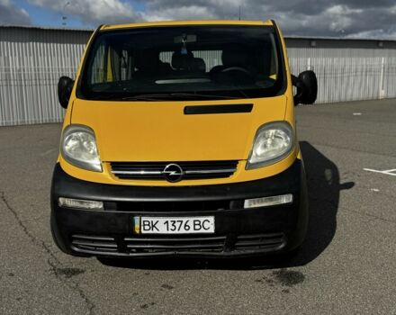 Желтый Опель Виваро, объемом двигателя 1.9 л и пробегом 233 тыс. км за 5100 $, фото 2 на Automoto.ua