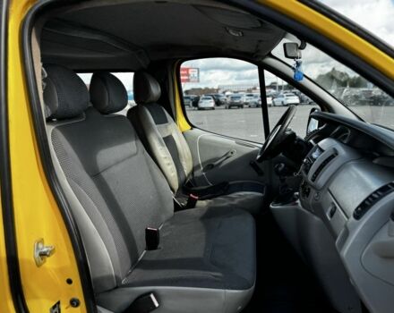 Желтый Опель Виваро, объемом двигателя 1.9 л и пробегом 233 тыс. км за 5100 $, фото 14 на Automoto.ua