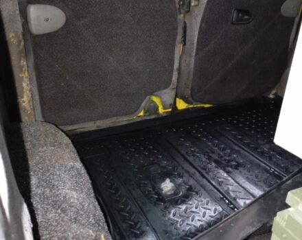 Желтый Опель Виваро, объемом двигателя 2 л и пробегом 228 тыс. км за 6500 $, фото 9 на Automoto.ua