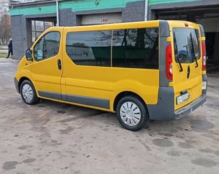 Желтый Опель Виваро, объемом двигателя 2 л и пробегом 228 тыс. км за 6500 $, фото 2 на Automoto.ua