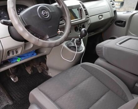 Желтый Опель Виваро, объемом двигателя 2 л и пробегом 228 тыс. км за 6500 $, фото 7 на Automoto.ua