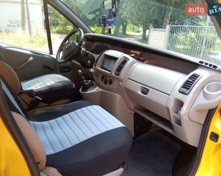 Жовтий Опель Віваро, об'ємом двигуна 1.9 л та пробігом 191 тис. км за 6300 $, фото 9 на Automoto.ua