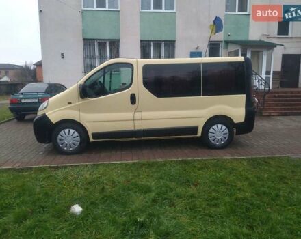 Желтый Опель Виваро, объемом двигателя 1.87 л и пробегом 410 тыс. км за 6500 $, фото 5 на Automoto.ua
