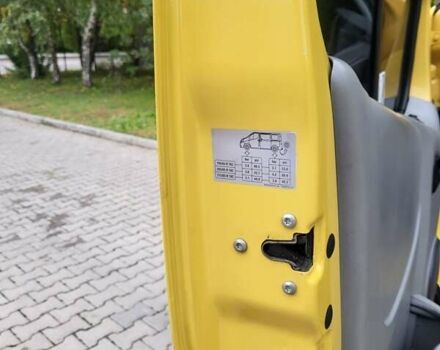 Желтый Опель Виваро, объемом двигателя 2.46 л и пробегом 293 тыс. км за 7900 $, фото 84 на Automoto.ua