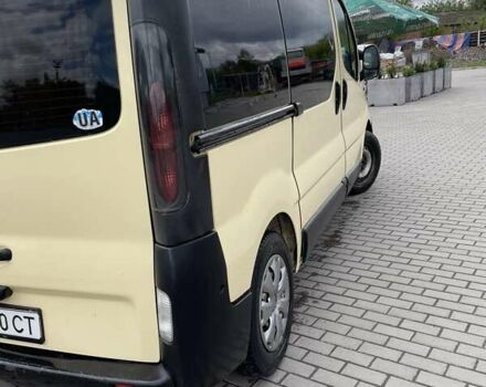 Жовтий Опель Віваро, об'ємом двигуна 1.9 л та пробігом 410 тис. км за 6600 $, фото 6 на Automoto.ua