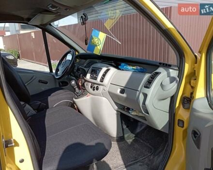 Жовтий Опель Віваро, об'ємом двигуна 1.9 л та пробігом 300 тис. км за 7500 $, фото 3 на Automoto.ua