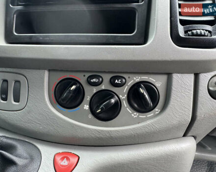 Жовтий Опель Віваро, об'ємом двигуна 2.46 л та пробігом 280 тис. км за 6999 $, фото 22 на Automoto.ua