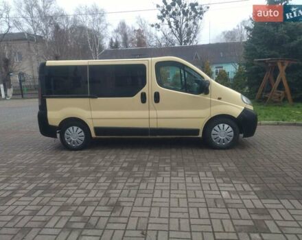 Желтый Опель Виваро, объемом двигателя 1.87 л и пробегом 410 тыс. км за 6500 $, фото 1 на Automoto.ua