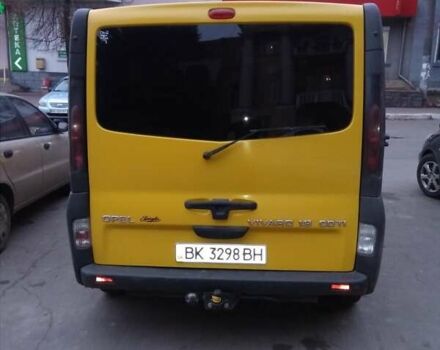 Желтый Опель Виваро, объемом двигателя 1.9 л и пробегом 999 тыс. км за 6500 $, фото 2 на Automoto.ua