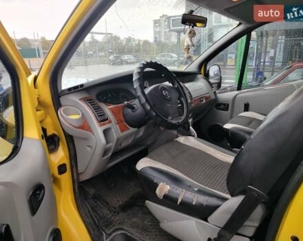 Желтый Опель Виваро, объемом двигателя 1.87 л и пробегом 308 тыс. км за 6000 $, фото 6 на Automoto.ua