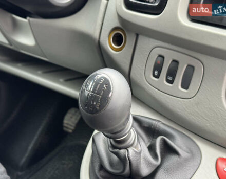 Жовтий Опель Віваро, об'ємом двигуна 2.46 л та пробігом 280 тис. км за 6999 $, фото 24 на Automoto.ua