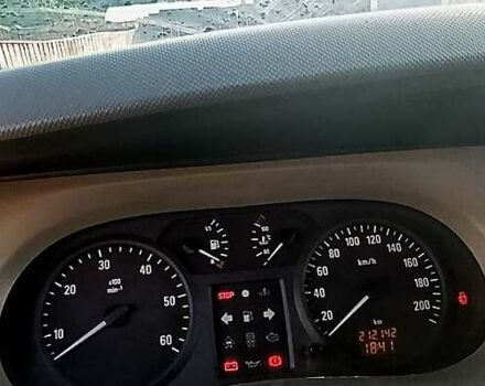 Желтый Опель Виваро, объемом двигателя 1.9 л и пробегом 212 тыс. км за 7500 $, фото 1 на Automoto.ua