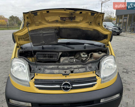 Жовтий Опель Віваро, об'ємом двигуна 2.46 л та пробігом 280 тис. км за 6999 $, фото 32 на Automoto.ua