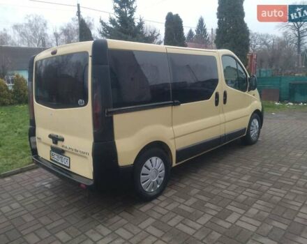 Желтый Опель Виваро, объемом двигателя 1.87 л и пробегом 410 тыс. км за 6500 $, фото 3 на Automoto.ua
