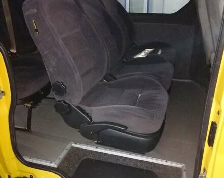 Желтый Опель Виваро, объемом двигателя 2.5 л и пробегом 288 тыс. км за 7500 $, фото 2 на Automoto.ua