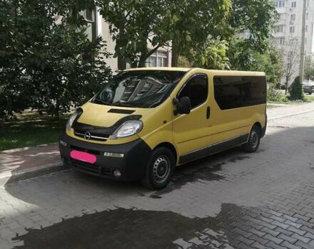 Желтый Опель Виваро, объемом двигателя 2.5 л и пробегом 288 тыс. км за 7500 $, фото 4 на Automoto.ua