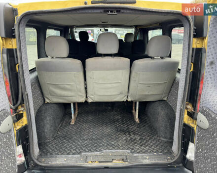 Жовтий Опель Віваро, об'ємом двигуна 2.46 л та пробігом 280 тис. км за 6999 $, фото 16 на Automoto.ua