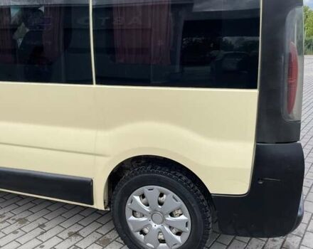Жовтий Опель Віваро, об'ємом двигуна 1.9 л та пробігом 410 тис. км за 6600 $, фото 4 на Automoto.ua