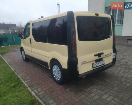 Желтый Опель Виваро, объемом двигателя 1.87 л и пробегом 410 тыс. км за 6500 $, фото 4 на Automoto.ua