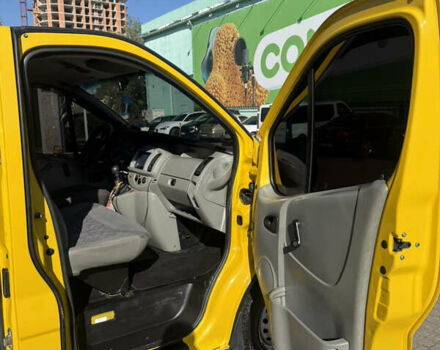 Желтый Опель Виваро, объемом двигателя 1.87 л и пробегом 316 тыс. км за 7200 $, фото 4 на Automoto.ua