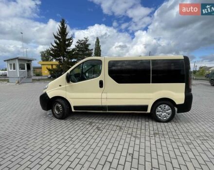 Жовтий Опель Віваро, об'ємом двигуна 1.9 л та пробігом 410 тис. км за 6600 $, фото 3 на Automoto.ua