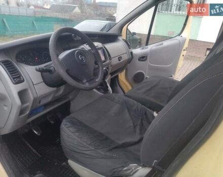 Желтый Опель Виваро, объемом двигателя 1.87 л и пробегом 410 тыс. км за 6500 $, фото 9 на Automoto.ua