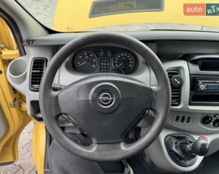 Жовтий Опель Віваро, об'ємом двигуна 2.46 л та пробігом 280 тис. км за 6999 $, фото 30 на Automoto.ua