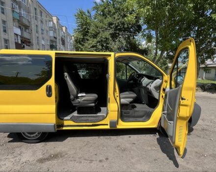 Жовтий Опель Віваро, об'ємом двигуна 0 л та пробігом 170 тис. км за 8500 $, фото 1 на Automoto.ua