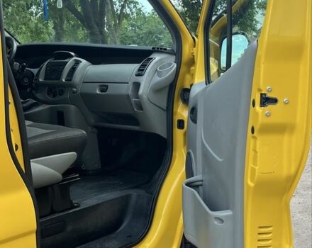 Жовтий Опель Віваро, об'ємом двигуна 0 л та пробігом 170 тис. км за 8500 $, фото 6 на Automoto.ua