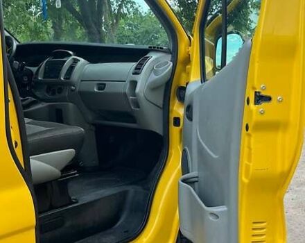 Желтый Опель Виваро, объемом двигателя 1.87 л и пробегом 170 тыс. км за 8500 $, фото 4 на Automoto.ua