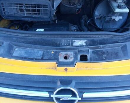 Желтый Опель Виваро, объемом двигателя 1.9 л и пробегом 339 тыс. км за 5555 $, фото 23 на Automoto.ua