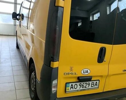 Желтый Опель Виваро, объемом двигателя 1.9 л и пробегом 240 тыс. км за 7470 $, фото 4 на Automoto.ua