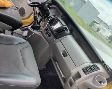 Жовтий Опель Віваро, об'ємом двигуна 1.9 л та пробігом 280 тис. км за 6800 $, фото 10 на Automoto.ua