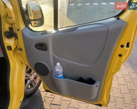 Желтый Опель Виваро, объемом двигателя 1.87 л и пробегом 235 тыс. км за 7400 $, фото 5 на Automoto.ua