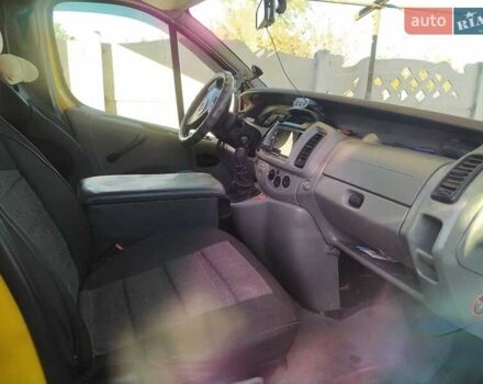 Желтый Опель Виваро, объемом двигателя 1.9 л и пробегом 400 тыс. км за 6000 $, фото 1 на Automoto.ua