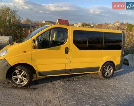 Желтый Опель Виваро, объемом двигателя 1.87 л и пробегом 235 тыс. км за 7400 $, фото 2 на Automoto.ua
