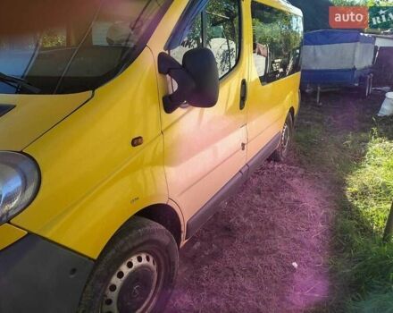 Желтый Опель Виваро, объемом двигателя 1.9 л и пробегом 400 тыс. км за 6000 $, фото 2 на Automoto.ua
