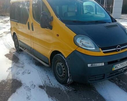 Желтый Опель Виваро, объемом двигателя 1.9 л и пробегом 339 тыс. км за 5555 $, фото 2 на Automoto.ua