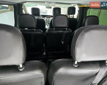 Желтый Опель Виваро, объемом двигателя 2 л и пробегом 292 тыс. км за 8700 $, фото 30 на Automoto.ua