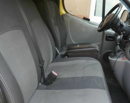 Желтый Опель Виваро, объемом двигателя 2 л и пробегом 458 тыс. км за 9305 $, фото 9 на Automoto.ua