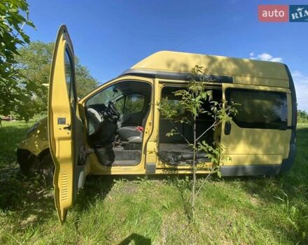 Желтый Опель Виваро, объемом двигателя 2 л и пробегом 385 тыс. км за 8000 $, фото 2 на Automoto.ua