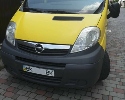 Желтый Опель Виваро, объемом двигателя 2 л и пробегом 458 тыс. км за 9305 $, фото 8 на Automoto.ua