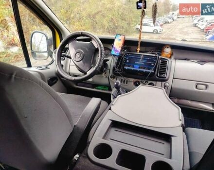 Жовтий Опель Віваро, об'ємом двигуна 2 л та пробігом 232 тис. км за 7500 $, фото 9 на Automoto.ua