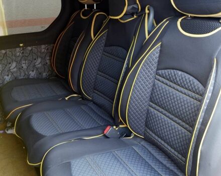 Желтый Опель Виваро, объемом двигателя 2 л и пробегом 458 тыс. км за 9305 $, фото 11 на Automoto.ua