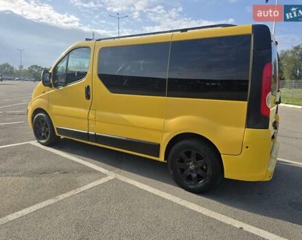Желтый Опель Виваро, объемом двигателя 2 л и пробегом 290 тыс. км за 8900 $, фото 2 на Automoto.ua
